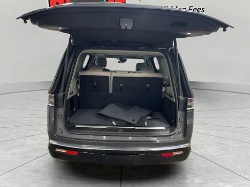 Used 2023 Jeep Grand Wagoneer 4WD image 9