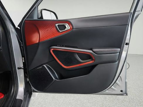 Certified 2025 Kia Soul GT-Line w/ GT-Line Technology Package FWD image 26