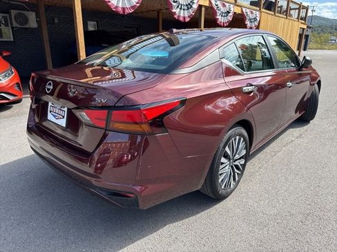 Used 2024 Nissan Altima 2.5 SV image 8