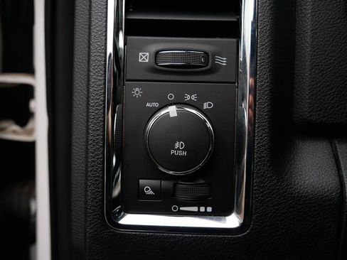 Used 2017 RAM 1500 Laramie w/ Convenience Group image 17