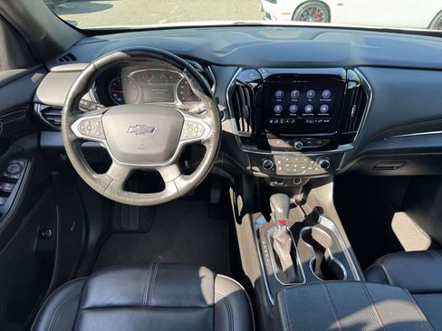 Used 2023 Chevrolet Traverse RS AWD/4WD image 16