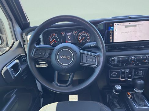 Used 2024 Jeep Gladiator Sport AWD/4WD image 16
