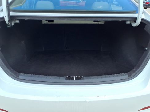 Used 2018 Hyundai Elantra Limited FWD image 19