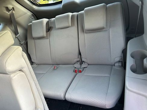 Used 2019 Toyota Highlander LE FWD image 14