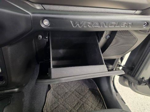 Used 2020 Jeep Wrangler Unlimited Sport AWD/4WD image 30