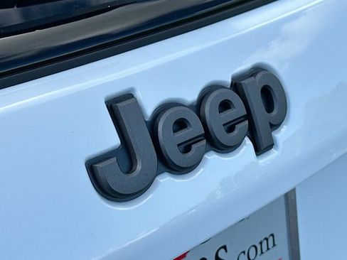 New 2026 Jeep Compass Latitude image 18