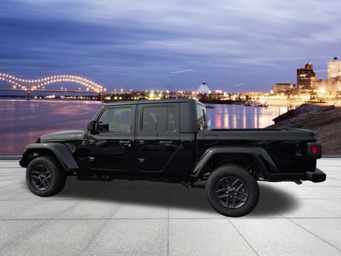 New 2026 Jeep Gladiator Sport image 3