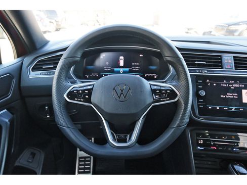 Used 2024 Volkswagen Tiguan SE R-Line w/ MDO Package, Three-Row image 17