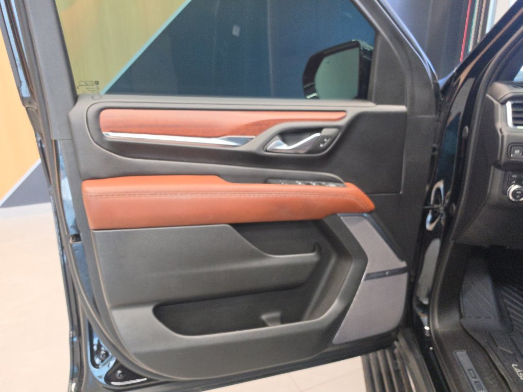 Used 2023 GMC Yukon XL Denali Ultimate AWD/4WD image 44