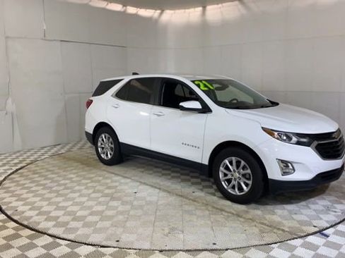 Used 2021 Chevrolet Equinox LT image 2