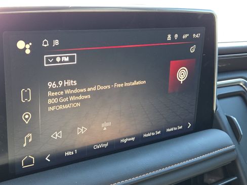 Used 2024 GMC Yukon AT4 w/ Technology Package AWD/4WD image 22