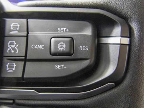 New 2026 Jeep Cherokee Overland image 32