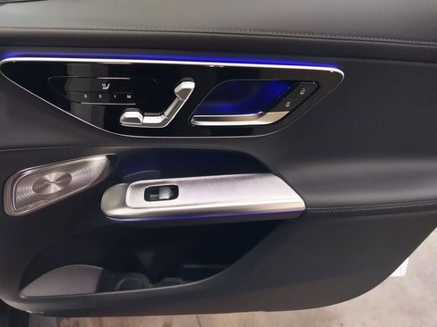 New 2025 Mercedes-Benz GLC 350e 4MATIC image 7