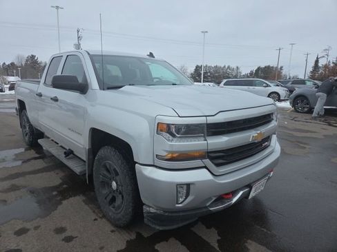 Used 2019 Chevrolet Silverado 1500 LT w/ All Star Edition image 2