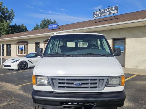 Used 2006 Ford E-350 and Econoline 350 XLT RWD image 9