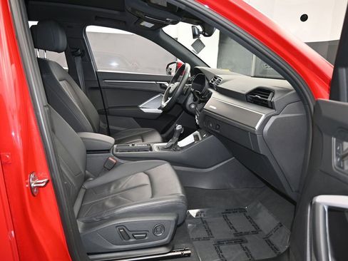 Used 2025 Audi Q3 2.0T Premium image 47