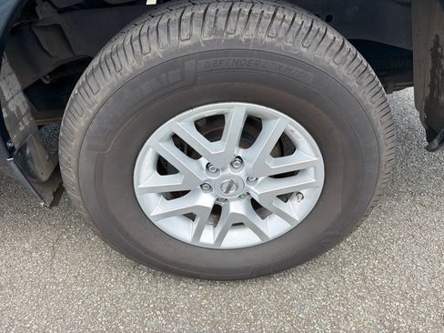 Used 2018 Nissan Frontier 2WD Crew Cab image 5