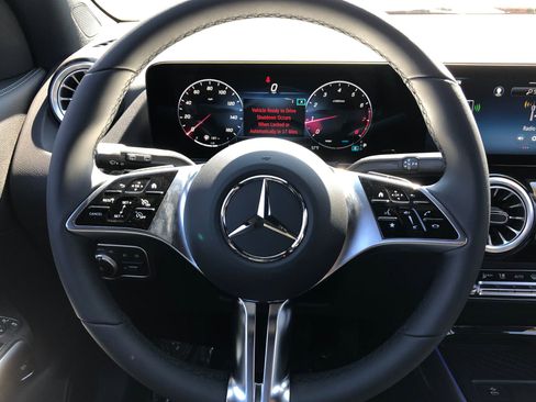 New 2025 Mercedes-Benz GLA 250 GLA 250 image 18