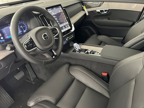 New 2025 Volvo XC90 B6 Ultra w/ Protection Package Premier AWD/4WD image 9