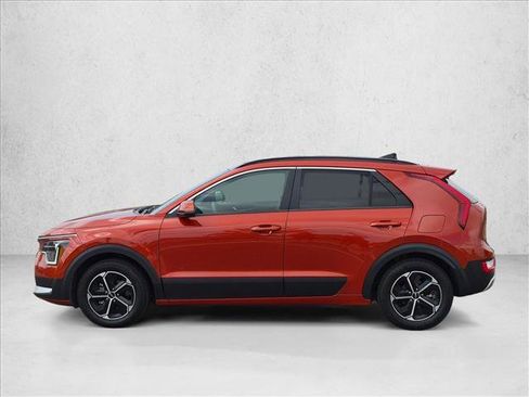 Used 2023 Kia Niro LX FWD image 8