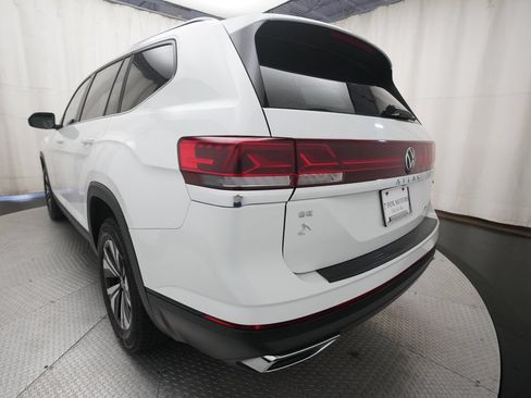 Used 2024 Volkswagen Atlas SE AWD/4WD image 33