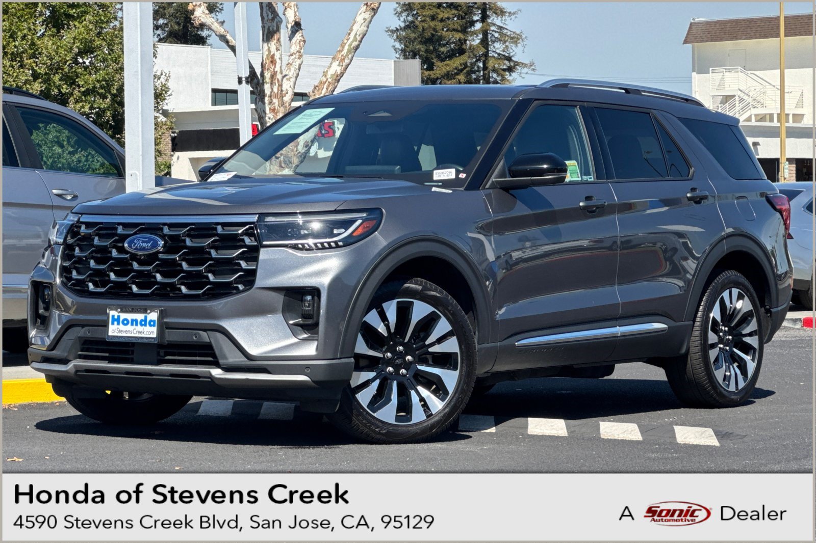 Used 2025 Ford Explorer Platinum w/ LUX Leather Package AWD/4WD image 1