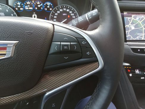 Used 2017 Cadillac XT5 Platinum image 22