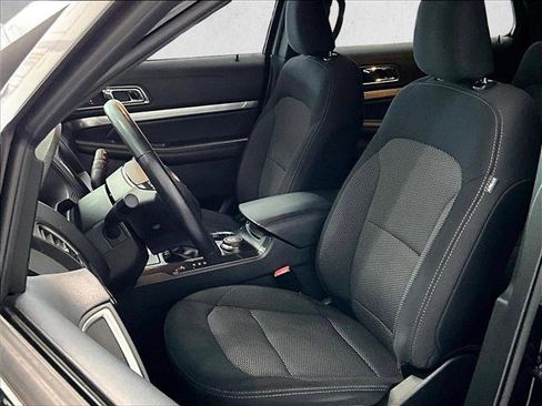 Used 2019 Ford Explorer XLT w/ Equipment Group 201A AWD/4WD image 27