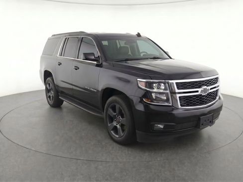 Used 2019 Chevrolet Suburban LT AWD/4WD image 7