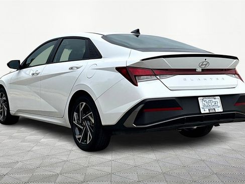 Certified 2025 Hyundai Elantra Sport image 13