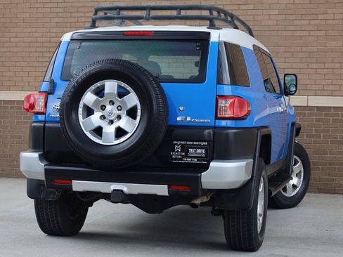 Used 2007 Toyota FJ Cruiser 2WD image 11