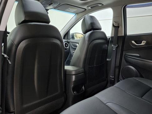 Used 2022 Hyundai Kona Limited image 15