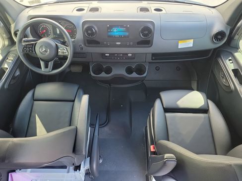 Used 2023 Mercedes-Benz Sprinter 144 Cargo image 13