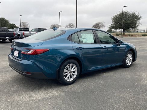 New 2026 Toyota Camry LE image 5