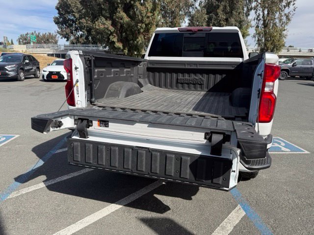 Used 2024 Chevrolet Silverado 3500 High Country w/ High Country Premium Package AWD/4WD image 12