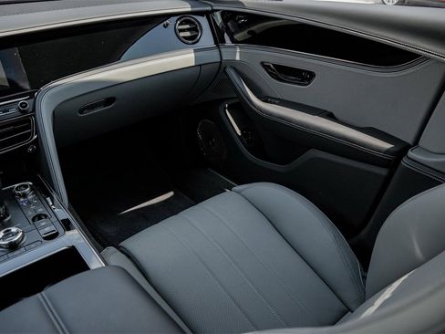 New 2025 Bentley Flying Spur Plug-In Hybrid image 36