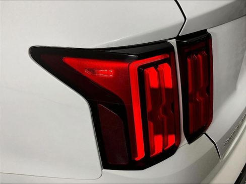 Certified 2023 Kia Sorento SX AWD/4WD image 23