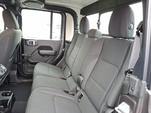 Used 2022 Jeep Gladiator Sport image 20