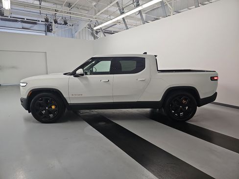 Used 2024 Rivian R1T Adventure AWD/4WD image 2
