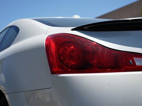 Used 2015 INFINITI Q60 Sport Limited RWD image 12