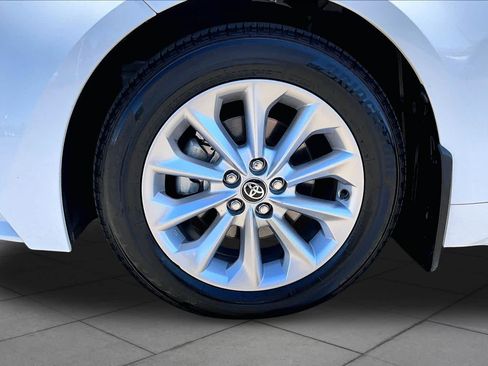 Certified 2022 Toyota Corolla LE w/ LE Convenience Package FWD image 10