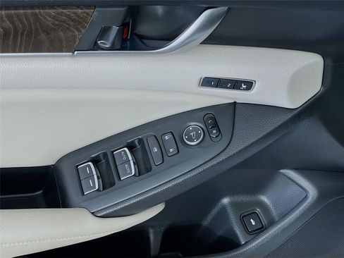 Used 2018 Honda Accord EX-L image 22