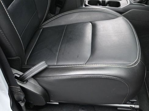 Used 2023 Jeep Wrangler Unlimited Sahara image 32