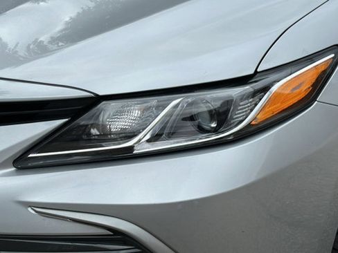 Used 2023 Toyota Camry LE image 4