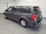 Used 2019 Dodge Grand Caravan SE image 3