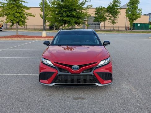 Used 2022 Toyota Camry XSE w/ Navigation Upgrade Package FWD image 2