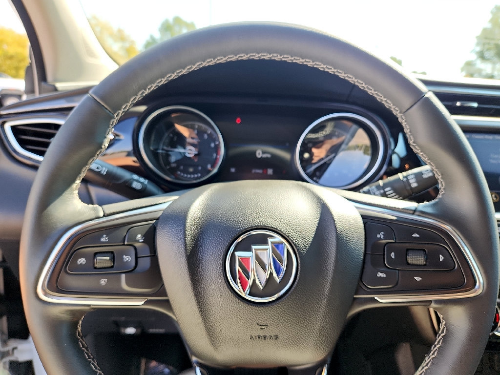 Used 2023 Buick Encore GX Select w/ Safety Package II AWD/4WD image 18