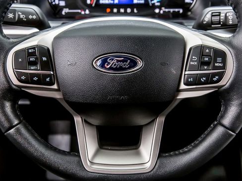 Used 2021 Ford Explorer XLT AWD/4WD image 24
