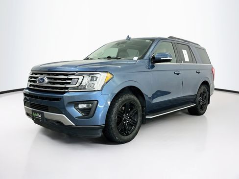 Used 2020 Ford Expedition XLT w/ Equipment Group 202A AWD/4WD image 3