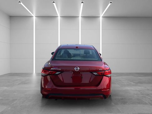 Used 2020 Nissan Sentra SV image 5